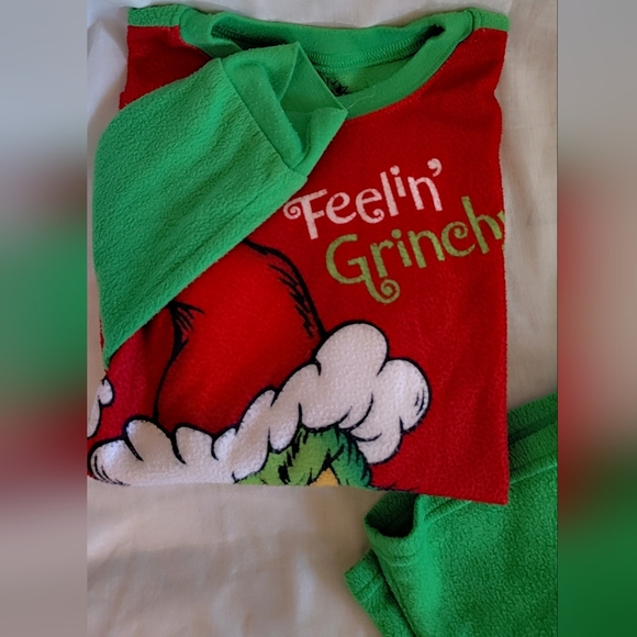 🌲 Kids’ Festive Grinch Pajama Set — Size M (8) — Excellent Condition - Picture 4 of 11